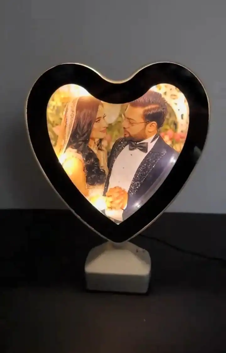 WhatsApp Image 2025-11-30 at 09.10.52_19f80832 Heart-Shaped Magic Mirror LED Photo Frame